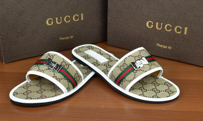 Gucci Slippers Woman--184